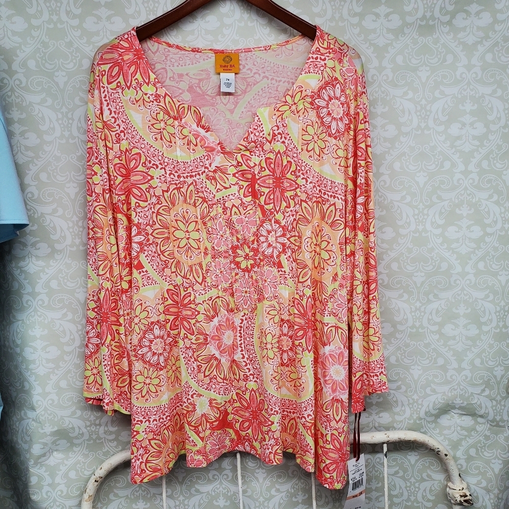 Ruby Rd  women's  top. Size 2x NWT happy daze